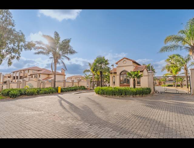 3 BEDROOM APARTMENT FOR SALE IN HALFWAY GARDENS